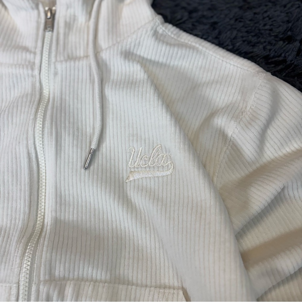 Women’s UCLA‎ Cream Zip-Up Cropped Hoodie Sweatshirt Size M/L - Picture 3 of 6